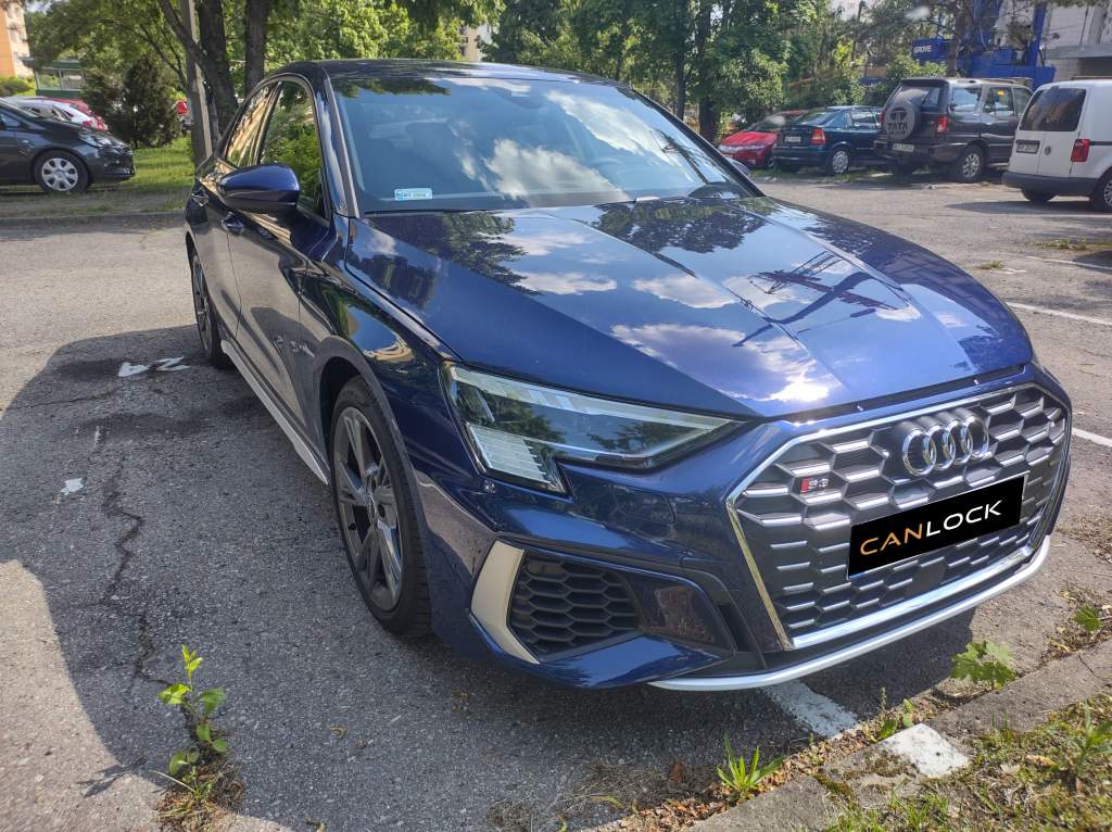 авто Audi S3 