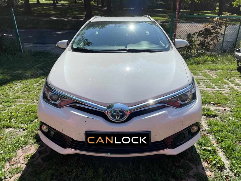 авто Toyota Auris